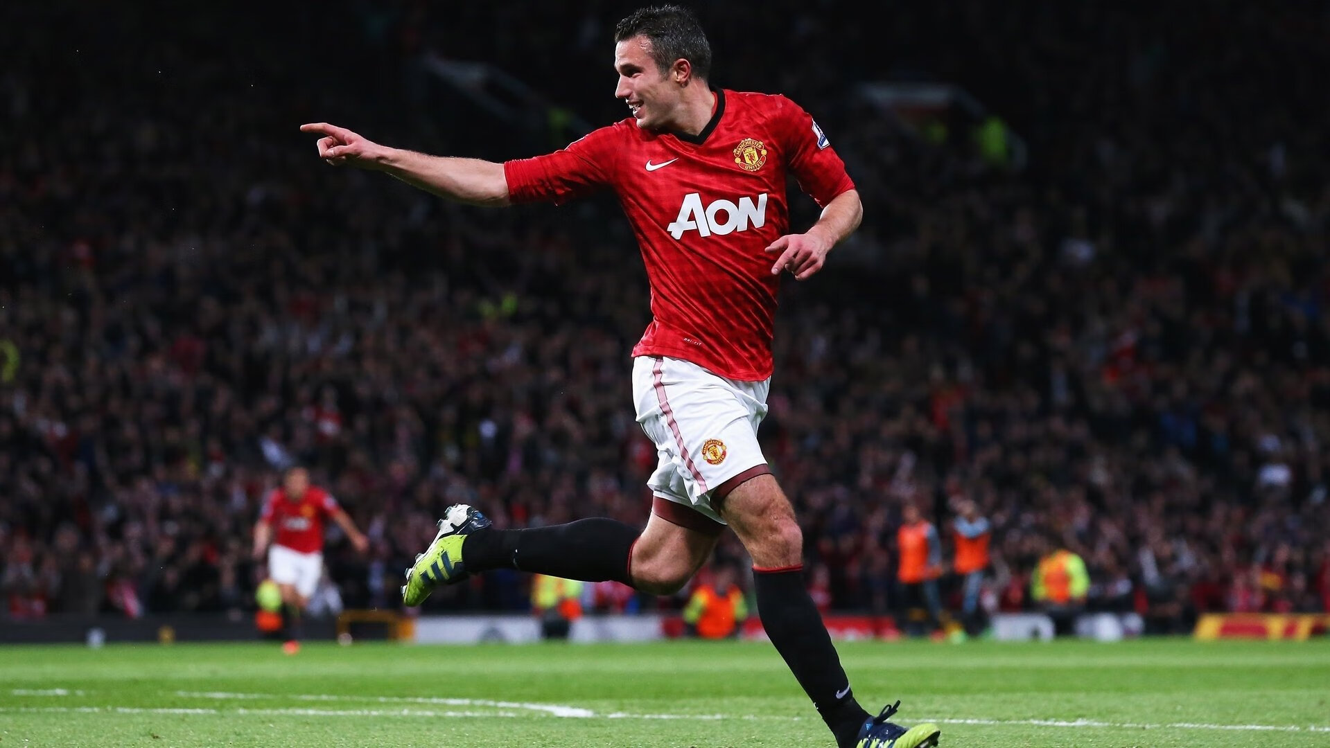 欧冠淘汰赛焦点战，深圳队险胜公牛